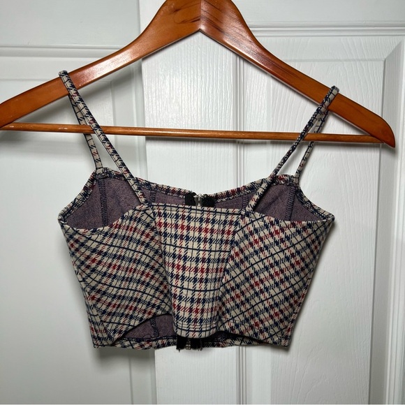 Urban Outfitters Front Zipper Close Crop Top - Picture 2 of 5